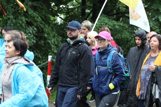 25. piesza pielgrzymka na Jasną Górę wyruszyła z Hałcnowa