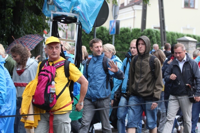 25. piesza pielgrzymka na Jasną Górę wyruszyła z Hałcnowa