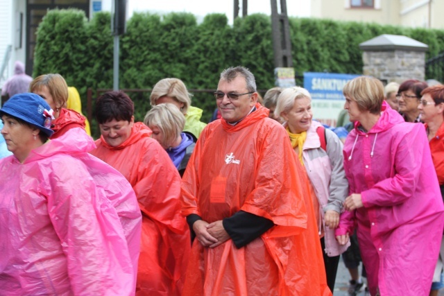 25. piesza pielgrzymka na Jasną Górę wyruszyła z Hałcnowa