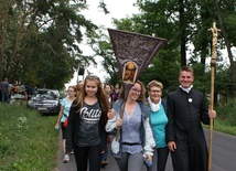 Pielgrzymi z Warmii w drodze na Jasną Górę