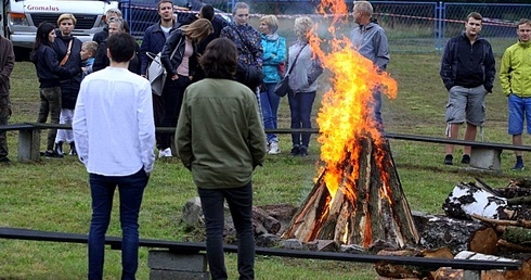 Dwa dni przy ognisku