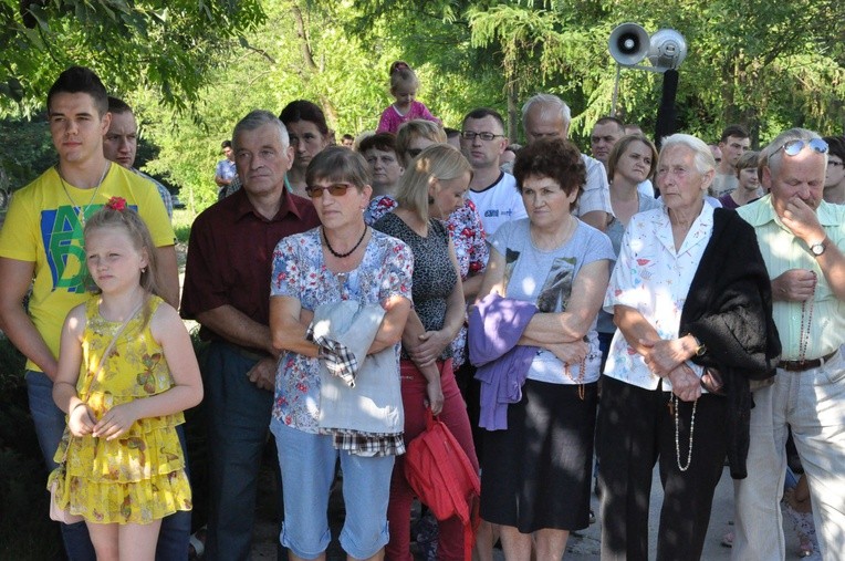 Różaniec trzeźwych w Kamionce Wielkiej