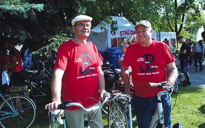 Zbigniew Bis (z lewej) pojechał na rajd z kolegą z USA.