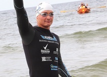 	Sebastian Karaś wpadł na pomysł przepłynięcia 100 km Bałtyku miesiąc po powrocie z kanału La Manche.