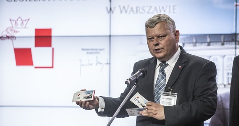 Rusza zbiórka na smoleńskie pomniki