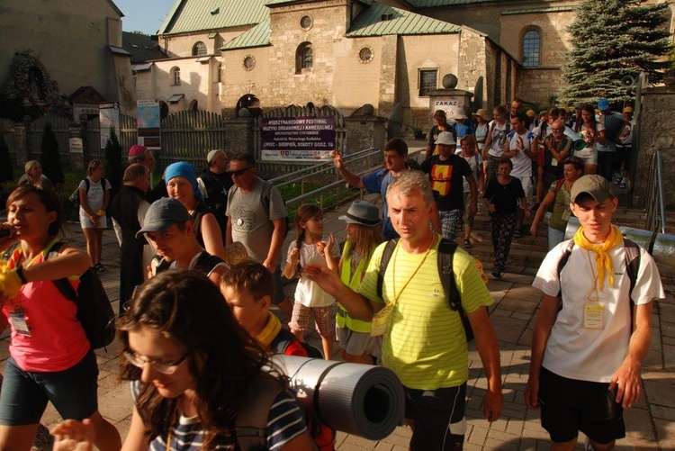 Pielgrzymi w połowie trasy 