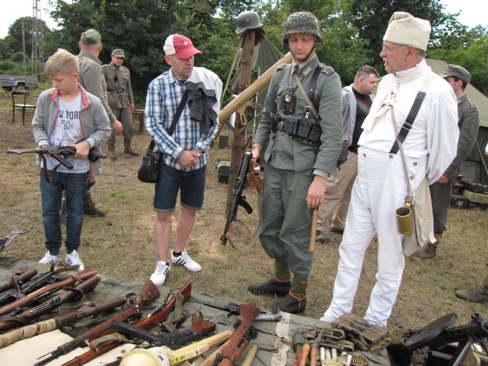 Piknik historyczny w Chojnowie