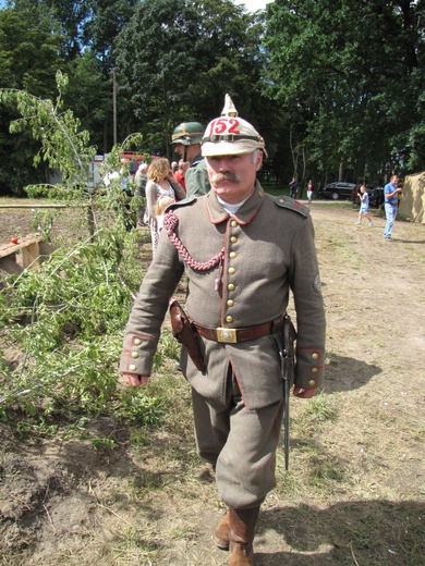 Piknik historyczny w Chojnowie