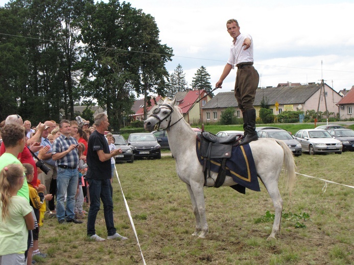 Piknik historyczny w Chojnowie