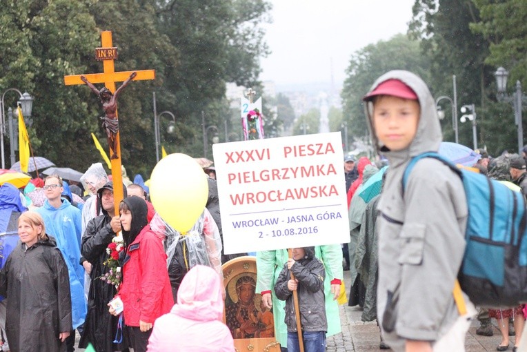 Wejście na Jasną Górę cz. 1