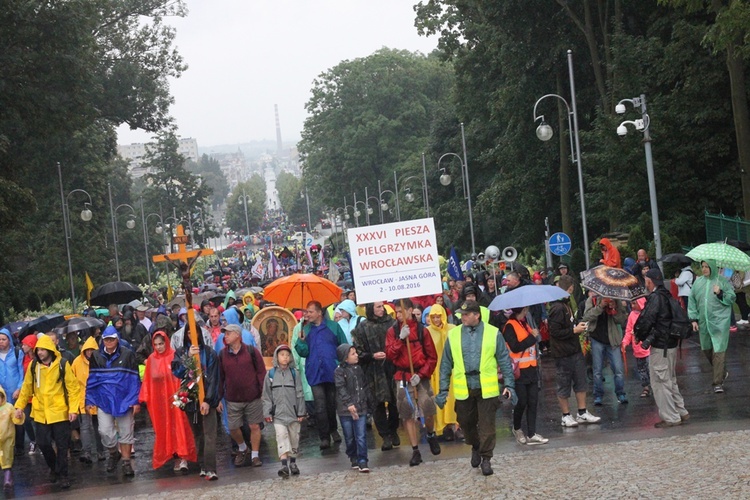 Wejście na Jasną Górę cz. 1