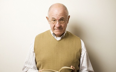 Prof. Rémi Brague – francuski filozof i znawca myśli arabskiej. Zajmuje się historią filozofii arabskiej i orientalnej oraz filozofią religii. W 2012 roku został laureatem Nagrody Ratzingera. Wykłada na Sorbonie i Uniwersytecie Ludwiga Maximiliana w Monachium.