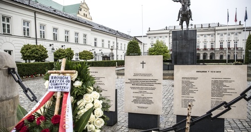 Awantura o smoleńskie tablice