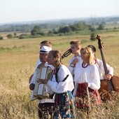 Zespół "Guzowianki" na planie teledysku