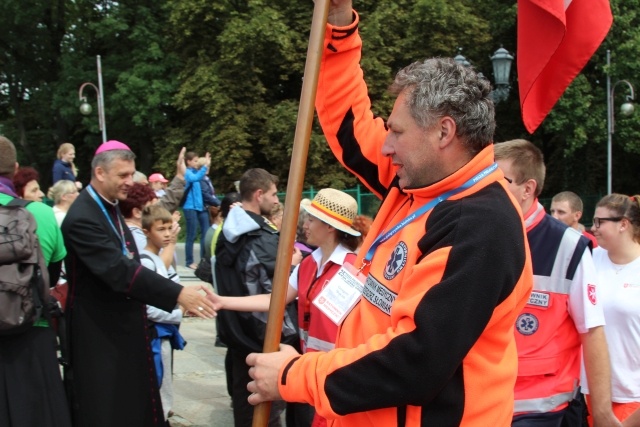 Powitanie 25. Pielgrzymki Diecezji Bielsko-Żywieckiej na Jasnej Górze - grupy hałcnowskie