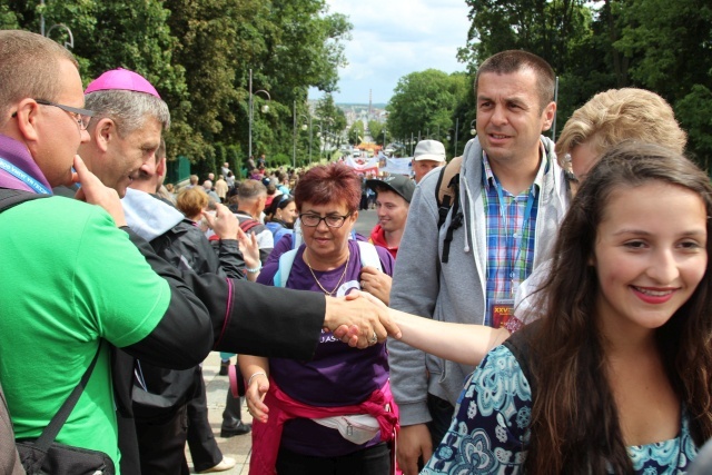 Powitanie 25. Pielgrzymki Diecezji Bielsko-Żywieckiej na Jasnej Górze - grupy hałcnowskie