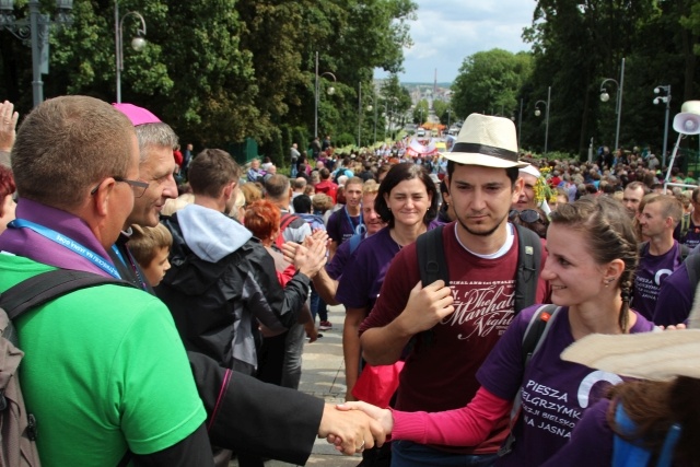 Powitanie 25. Pielgrzymki Diecezji Bielsko-Żywieckiej na Jasnej Górze - grupy hałcnowskie