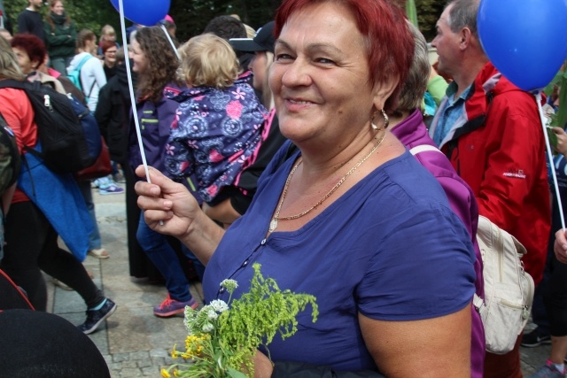 Powitanie 25. Pielgrzymki Diecezji Bielsko-Żywieckiej na Jasnej Górze - grupy hałcnowskie