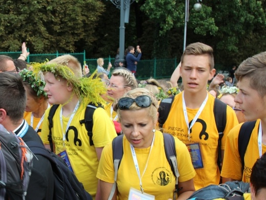 Powitanie 25. Pielgrzymki Diecezji Bielsko-Żywieckiej na Jasnej Górze - grupy hałcnowskie