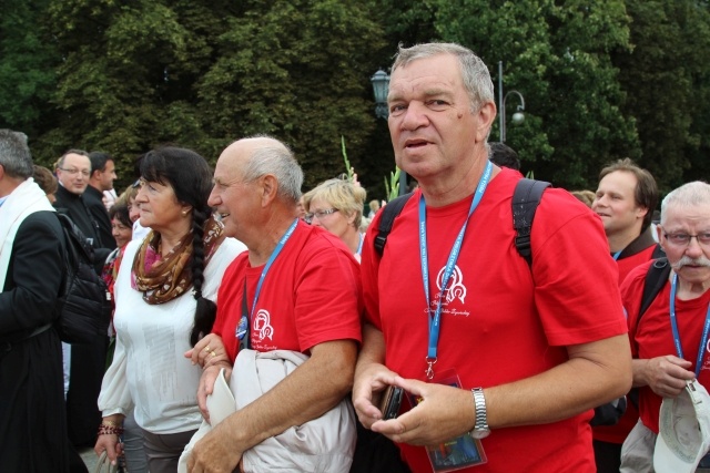 Powitanie 25. Pielgrzymki Diecezji Bielsko-Żywieckiej na Jasnej Górze - grupy hałcnowskie