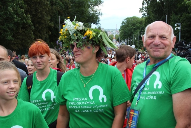 Powitanie 25. Pielgrzymki Diecezji Bielsko-Żywieckiej na Jasnej Górze - grupy hałcnowskie