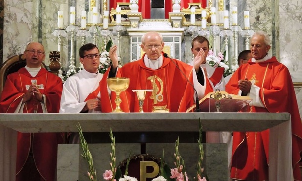 Msza św. pod przewodnictwem ks. prałata Mariana Janusa w Koziegłówkach