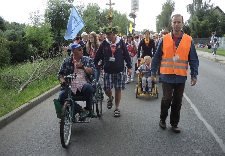 Jasna Góra już niedaleko - ostatni dzień pielgrzymowania