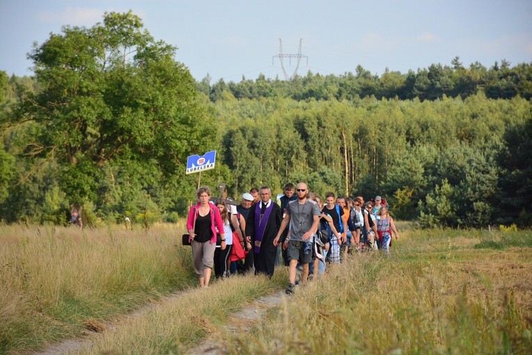 Pielgrzymi docierają na Jasną Górę