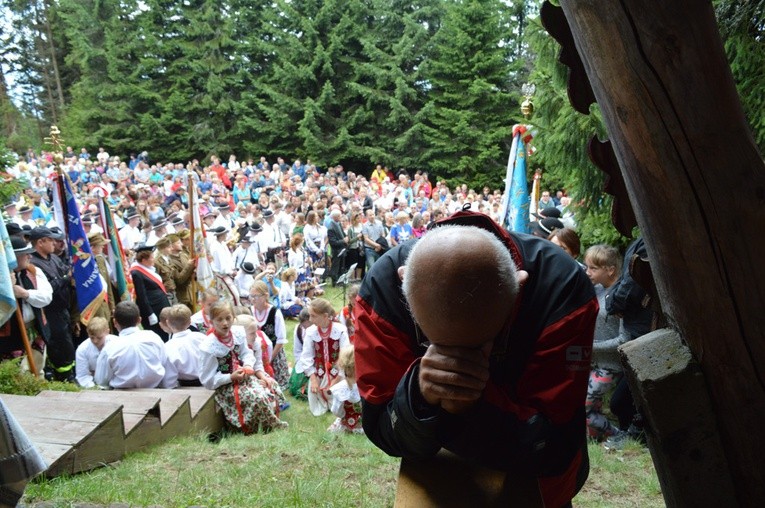 Zeszli z kanapy, doszli na Turbacz