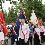 Z dożynkowymi wieńcami