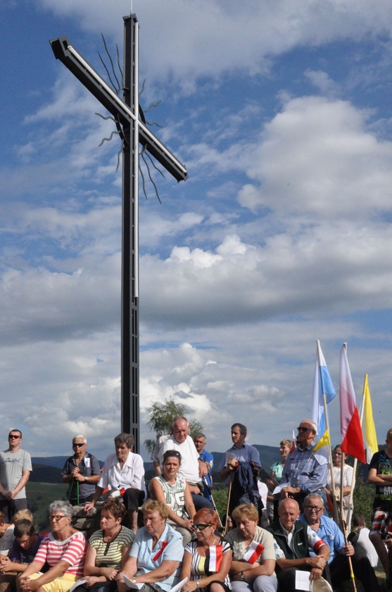 Krzyż i kaplica na Buczniku