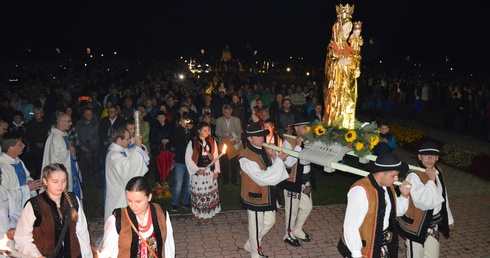 Nocne uroczystości odpustowe w Ludźmierzu