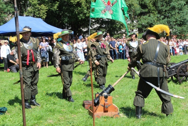 Święto Wojska Polskiego w sanktuarium w Rychwałdzie - 2016