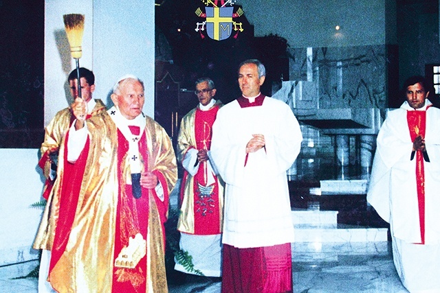 	Świątynia jest pomnikiem wdzięczności za wybór kard. Karola Wojtyły na papieża  i za uratowanie jego życia po zamachu. 