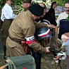 ▲	Wielką atrakcją organizowanych od kilku lat w Krzeszowie świąt kombatantów NSZ są grupy rekonstrukcyjne.