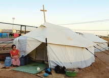 Prawie 300 tys. chrześcijan do dziś w bardzo trudnych warunkach koczuje w namiotowych obozach kurdyjskich.