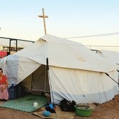 Prawie 300 tys. chrześcijan do dziś w bardzo trudnych warunkach koczuje w namiotowych obozach kurdyjskich.