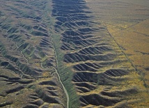Uskok San Andreas na zachodnim wybrzeżu USA, w Kalifornii. Tu wkrótce ma dojść do trzęsienia ziemi.
