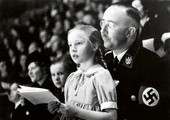 Heinrich Himmler z córką Gudrun. Zdjęcie z 1938 roku.