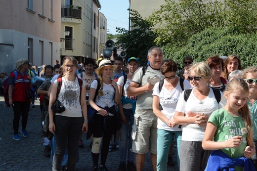Wejście do Strzelec Opolskich
