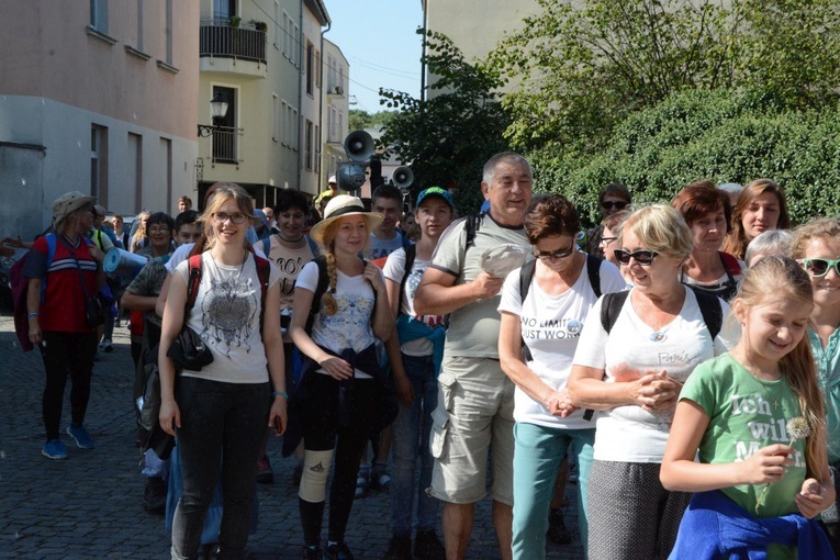 Wejście do Strzelec Opolskich