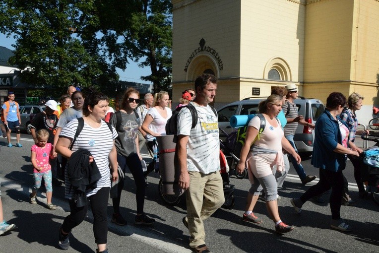 Wejście do Strzelec Opolskich