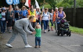 W Zawadzkiem pielgrzymi witani kwiatami