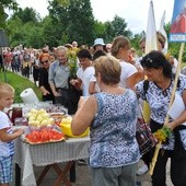 Po drodze na pielgrzymów czeka poczęstunek