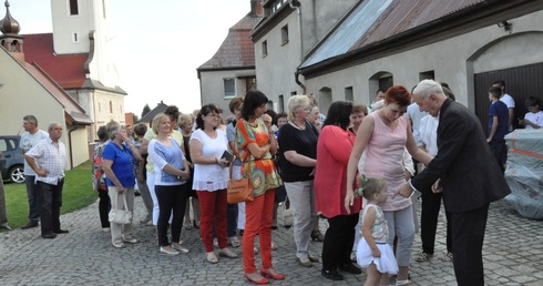 Kapłańskie urodziny i wojenna sztuka