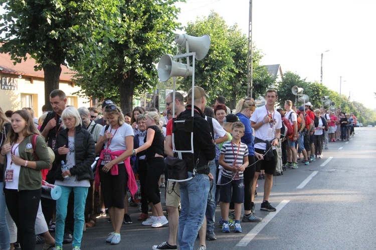 Wymarsz 30. Pieszej Pielgrzymki z Głowna na Jasną Górę