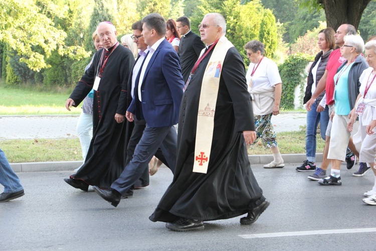 Wymarsz 30. Pieszej Pielgrzymki z Głowna na Jasną Górę