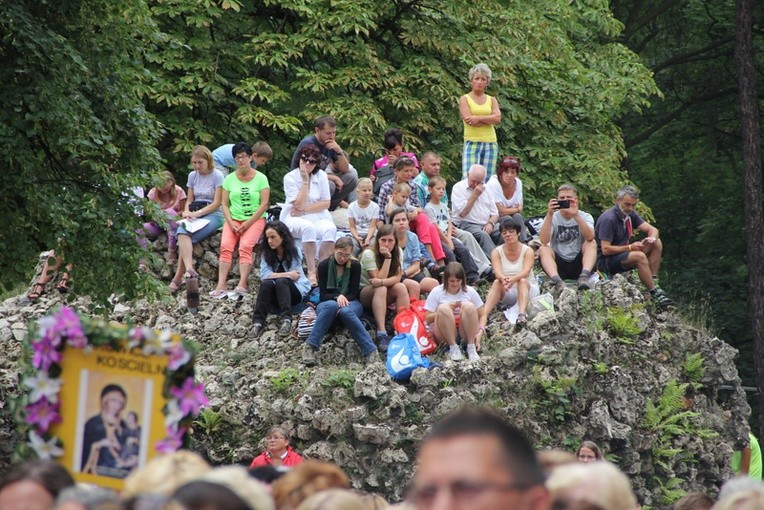 Pielgrzymka kobiet do Piekar cz. I