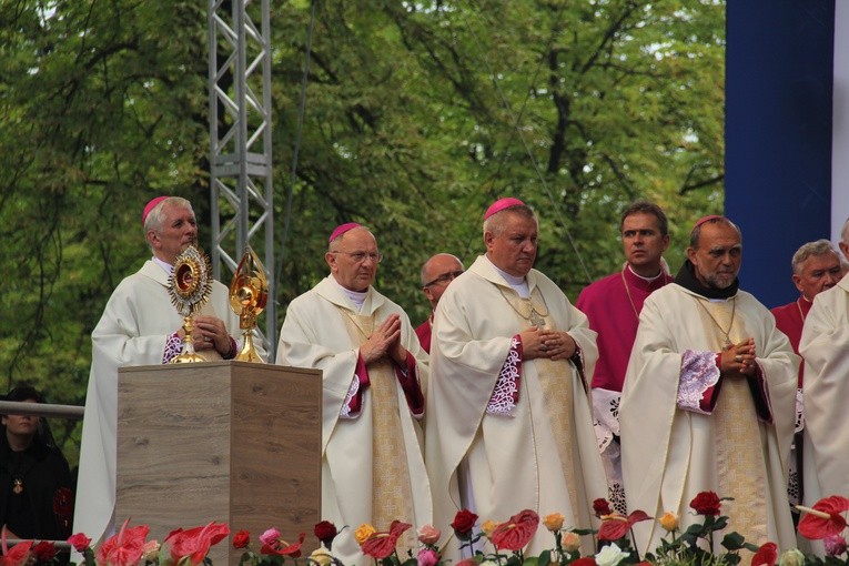 Pielgrzymka kobiet do Piekar (abp Jan Graubner)