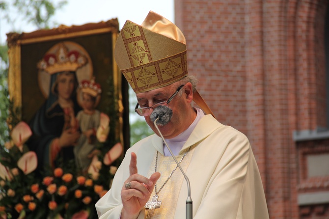 Pielgrzymka kobiet do Piekar (abp Jan Graubner)